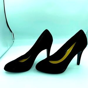 Jessica Simpson Black Suede Pointed toe 4” Heels Size 8.